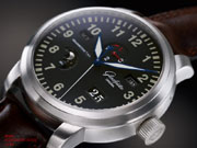 Le calibre automatique manufacture 100-07 a une autonomie de plus de 55 heures (+/-
